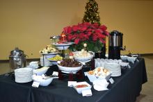 Holiday fondue setting